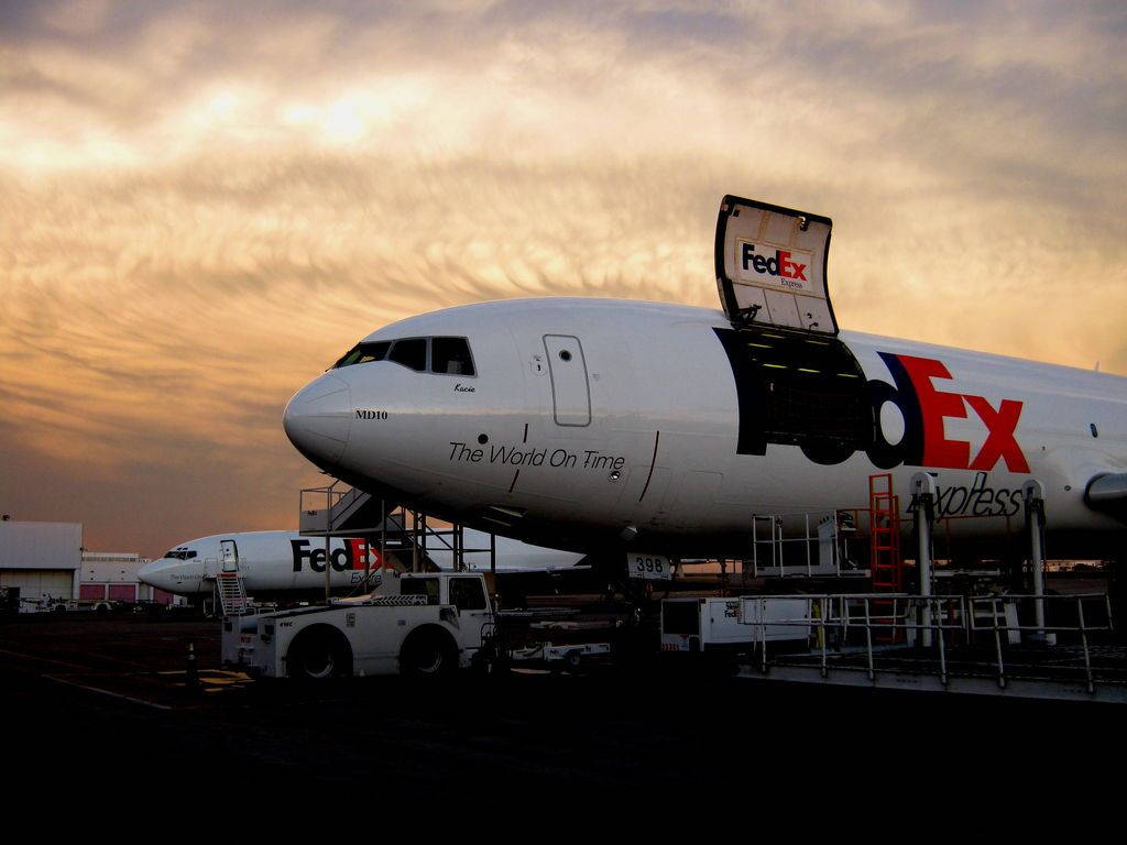 Fedex Express Boeing Md-10 Background