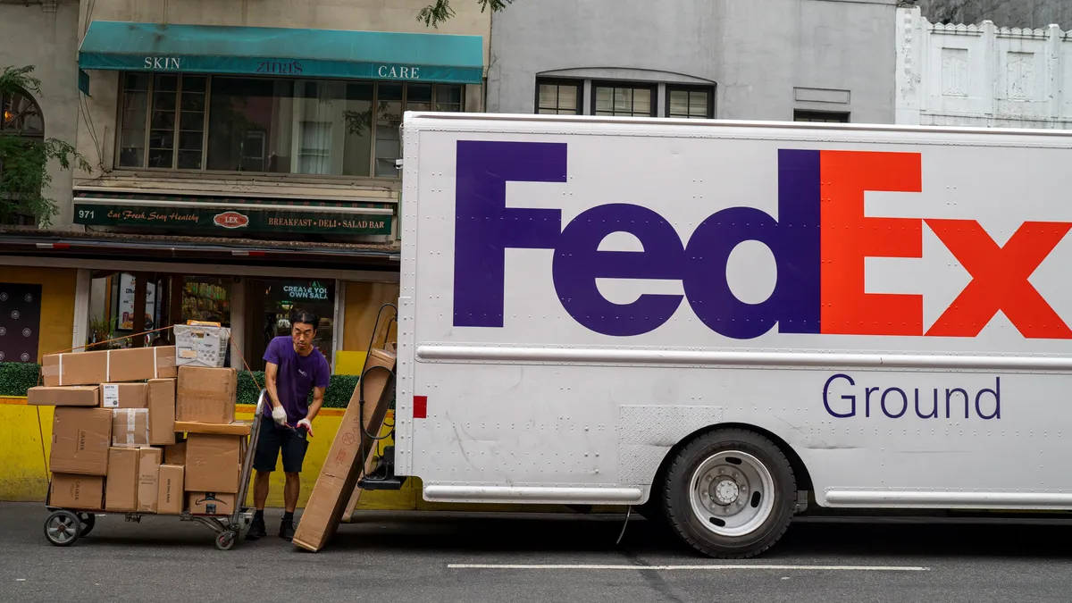 Fedex Tracking Unloading Packages Background