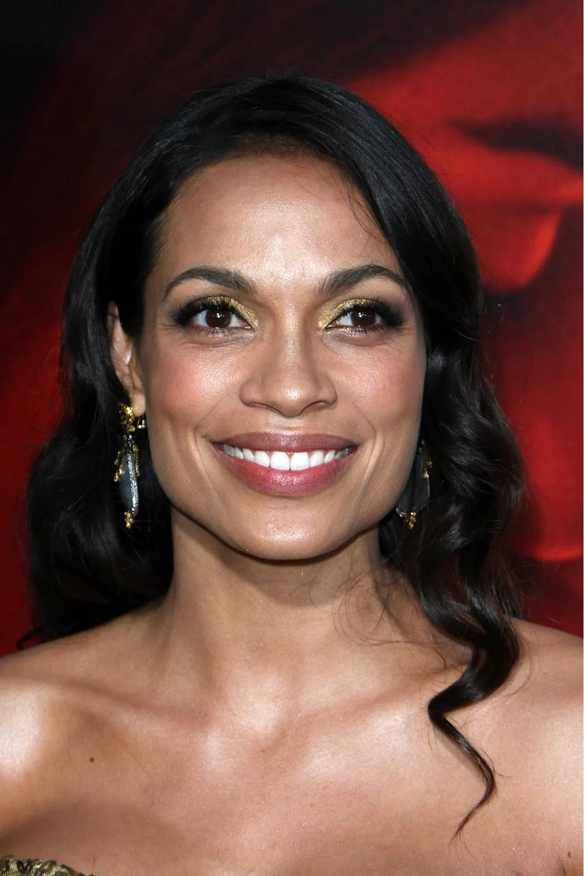 Female Star Rosario Dawson Background