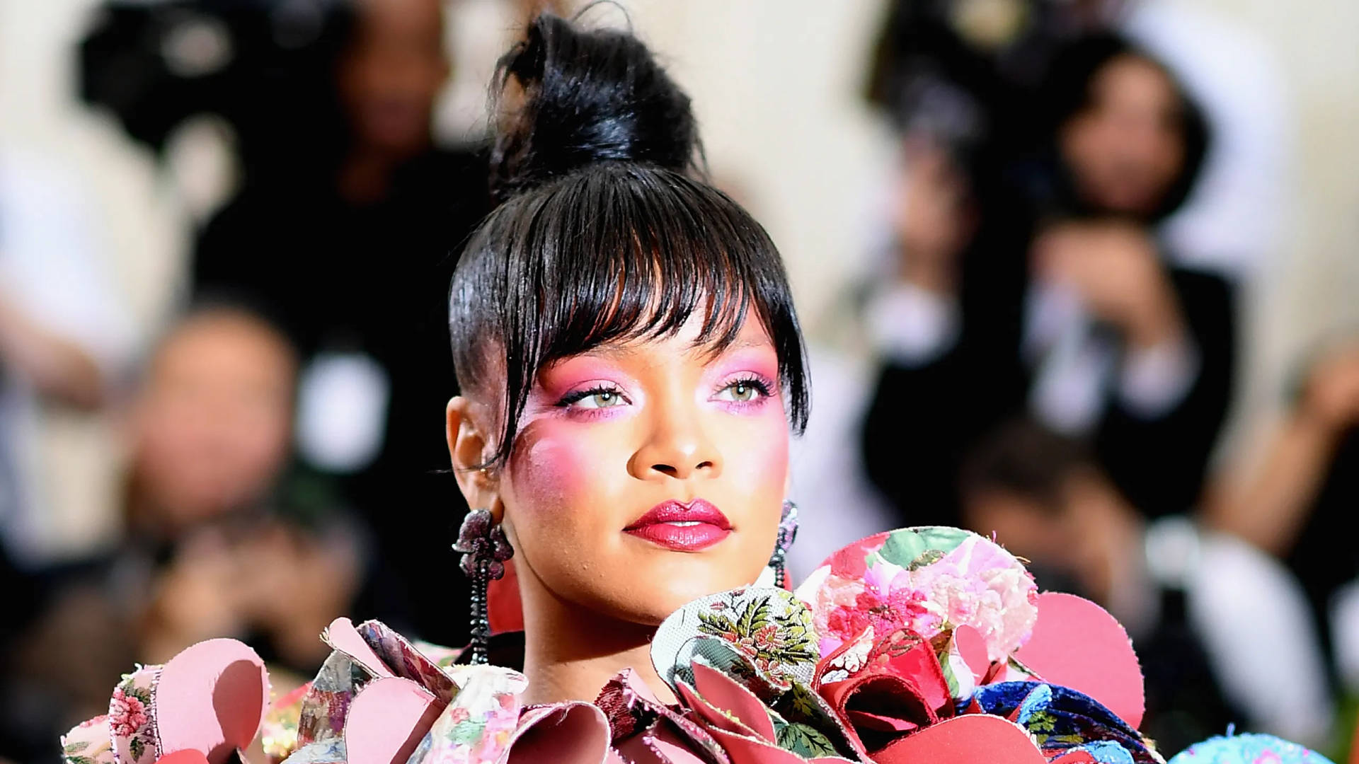 Fenty Rihanna Met Gala 2017 Background