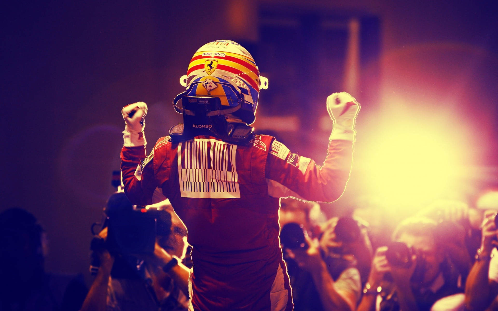 Fernando Alonso With Photographers Background