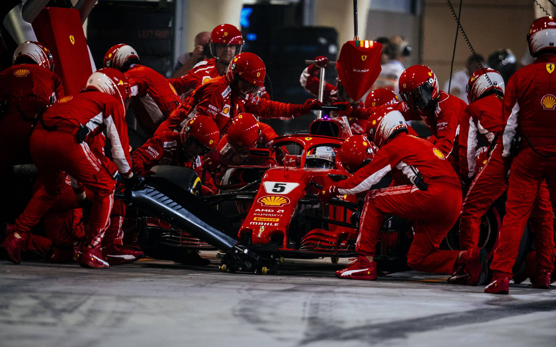 Ferrari F1 2018 Pit Stop Background