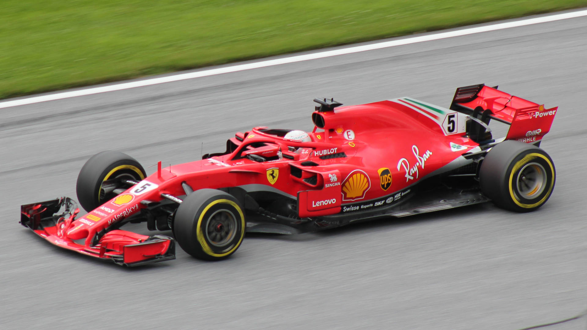 Ferrari F1 2018 Speeding Background