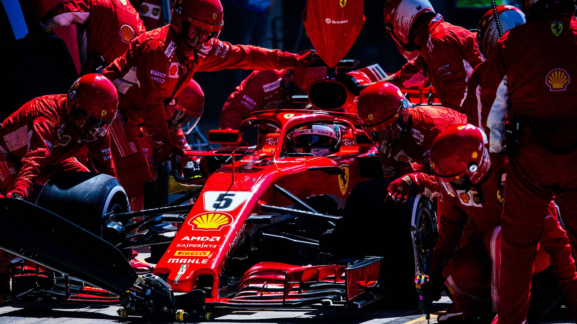 Ferrari F1 Sf15-t At Pit Stop Background