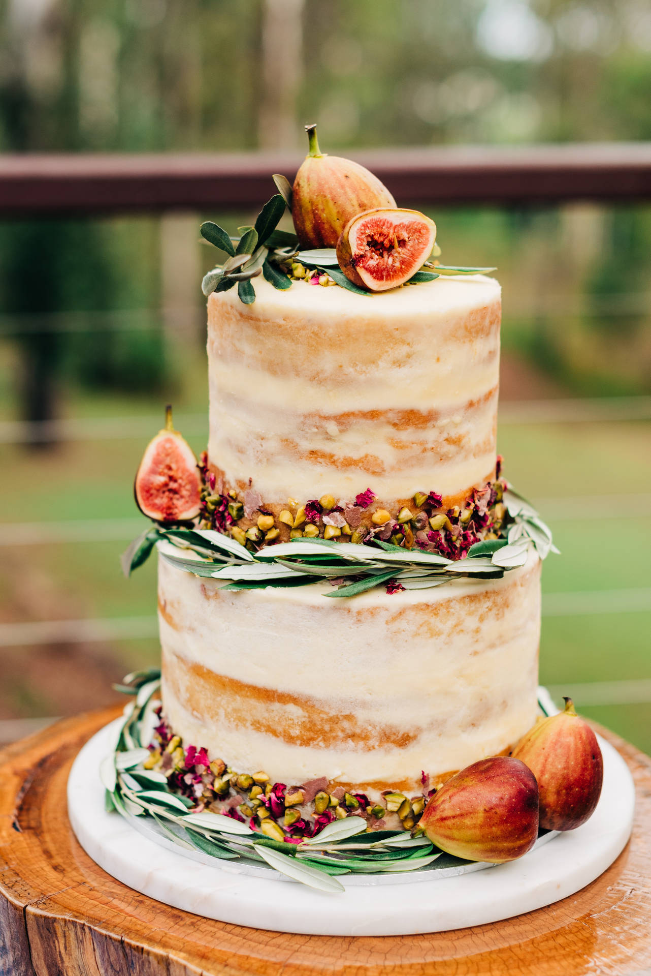 Fig And Champagne Wedding Cake Background