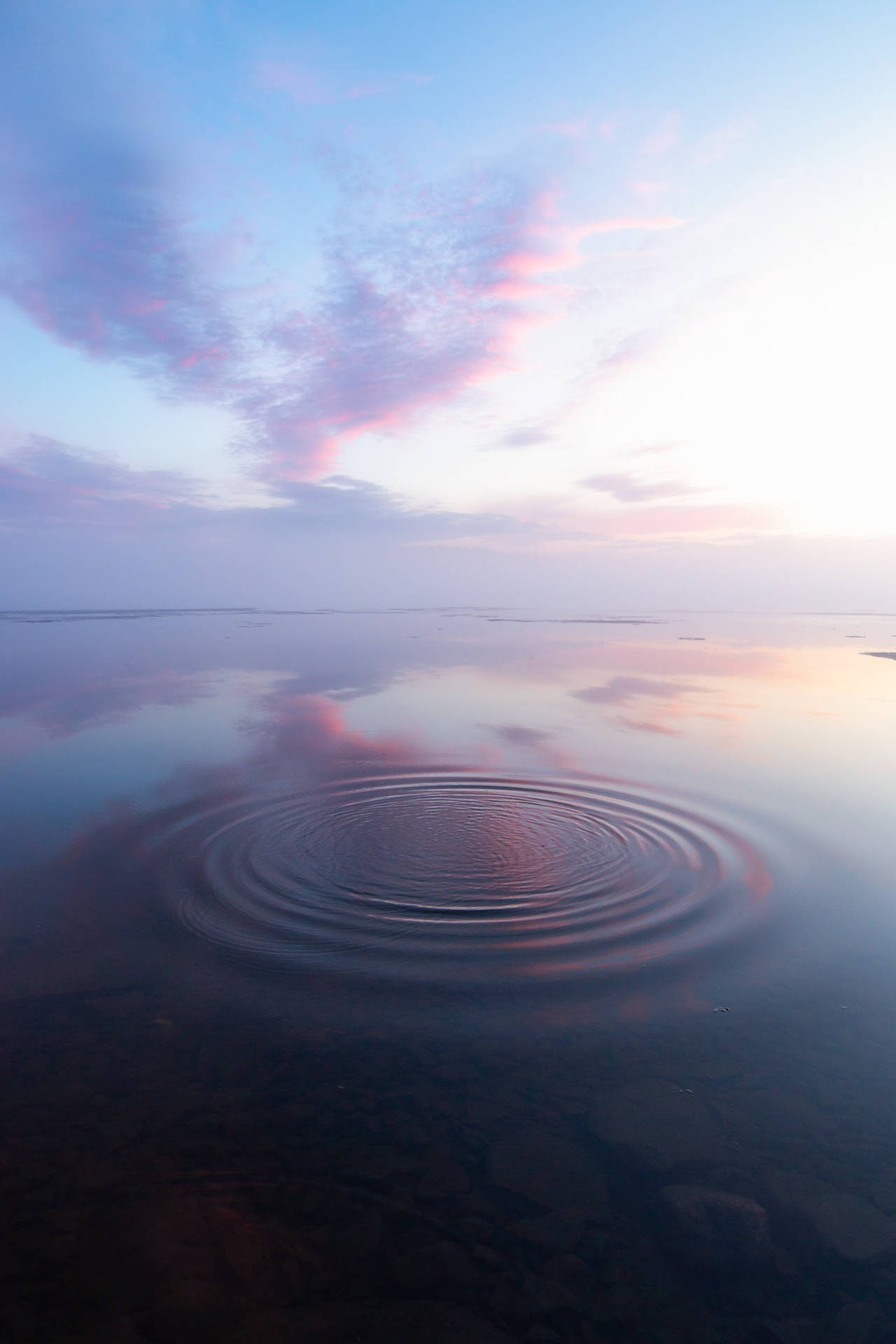 Finland Lake Summanen Circular Ripple Background