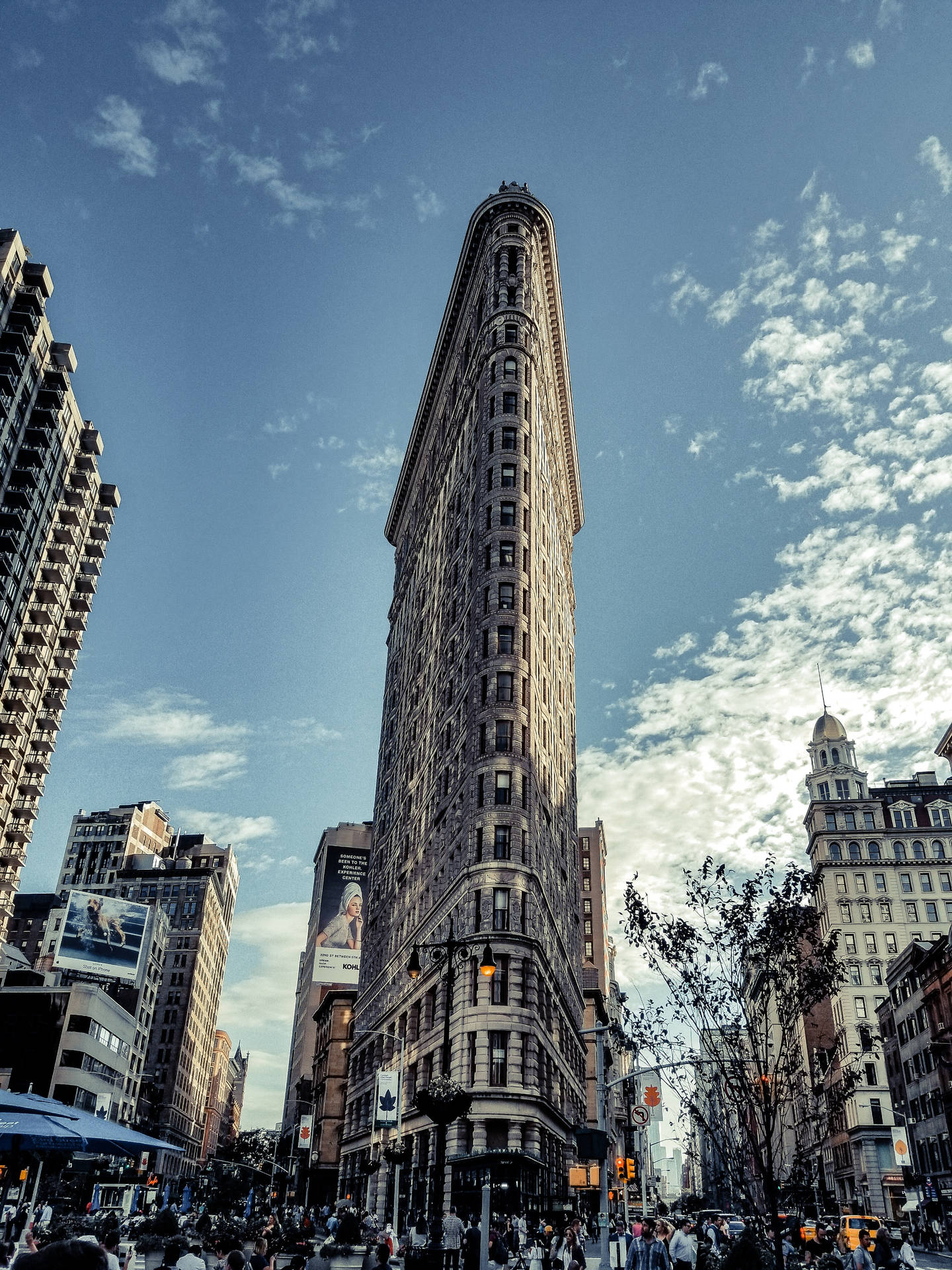 Flatiron Building Many People Background