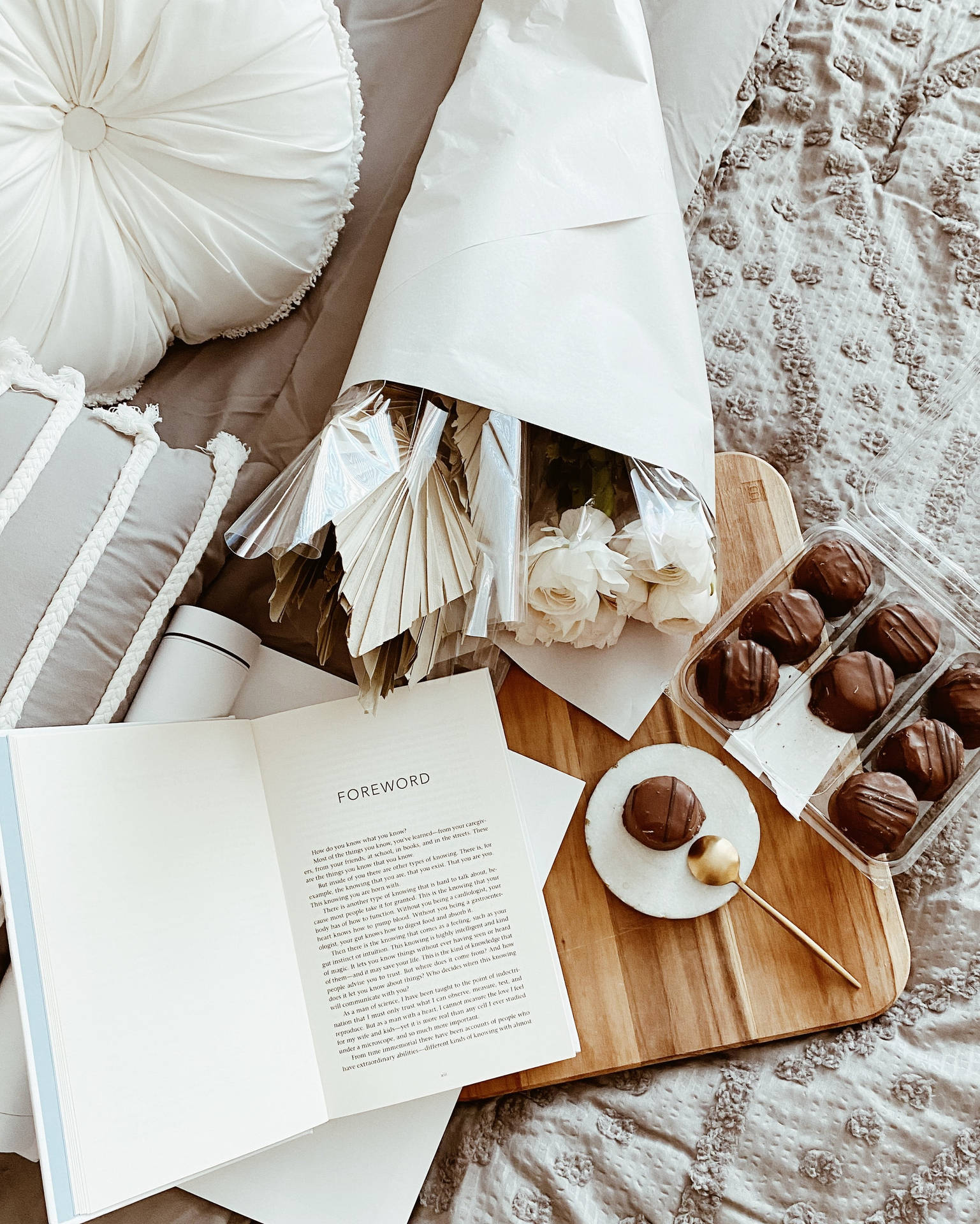 Flatlay Aesthetic Book Desktop