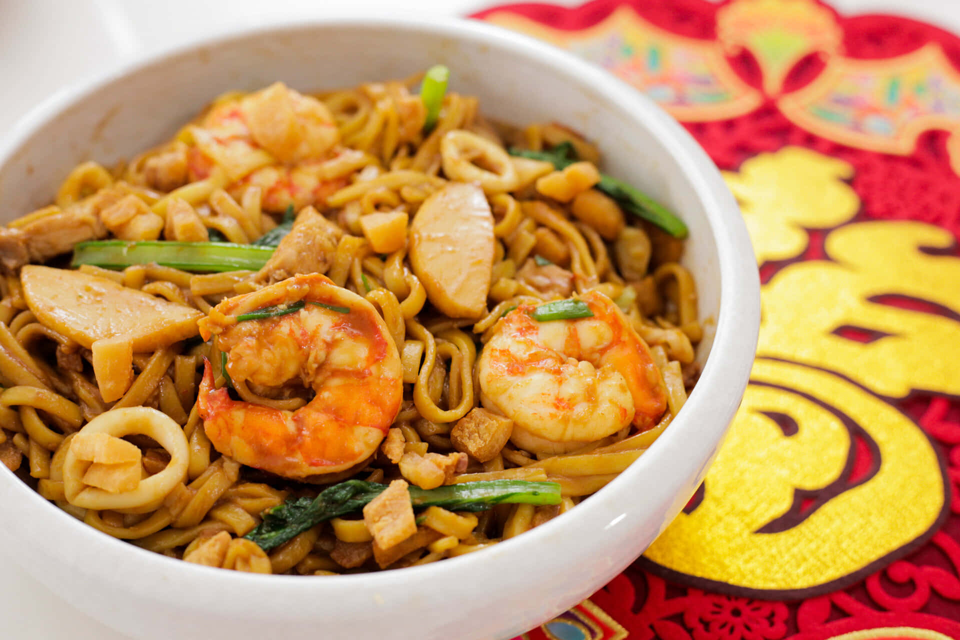 Flavorful Feast With Braised Hokkien Mee Background