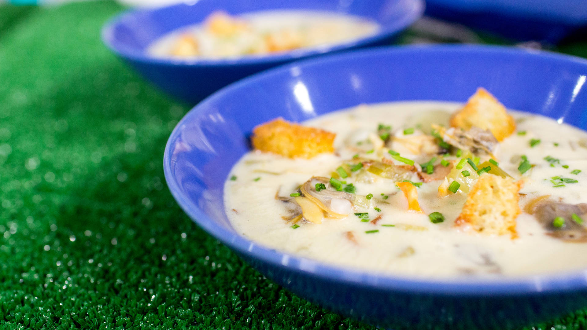 Flavorful New England Clam Chowder In A Bowl Background