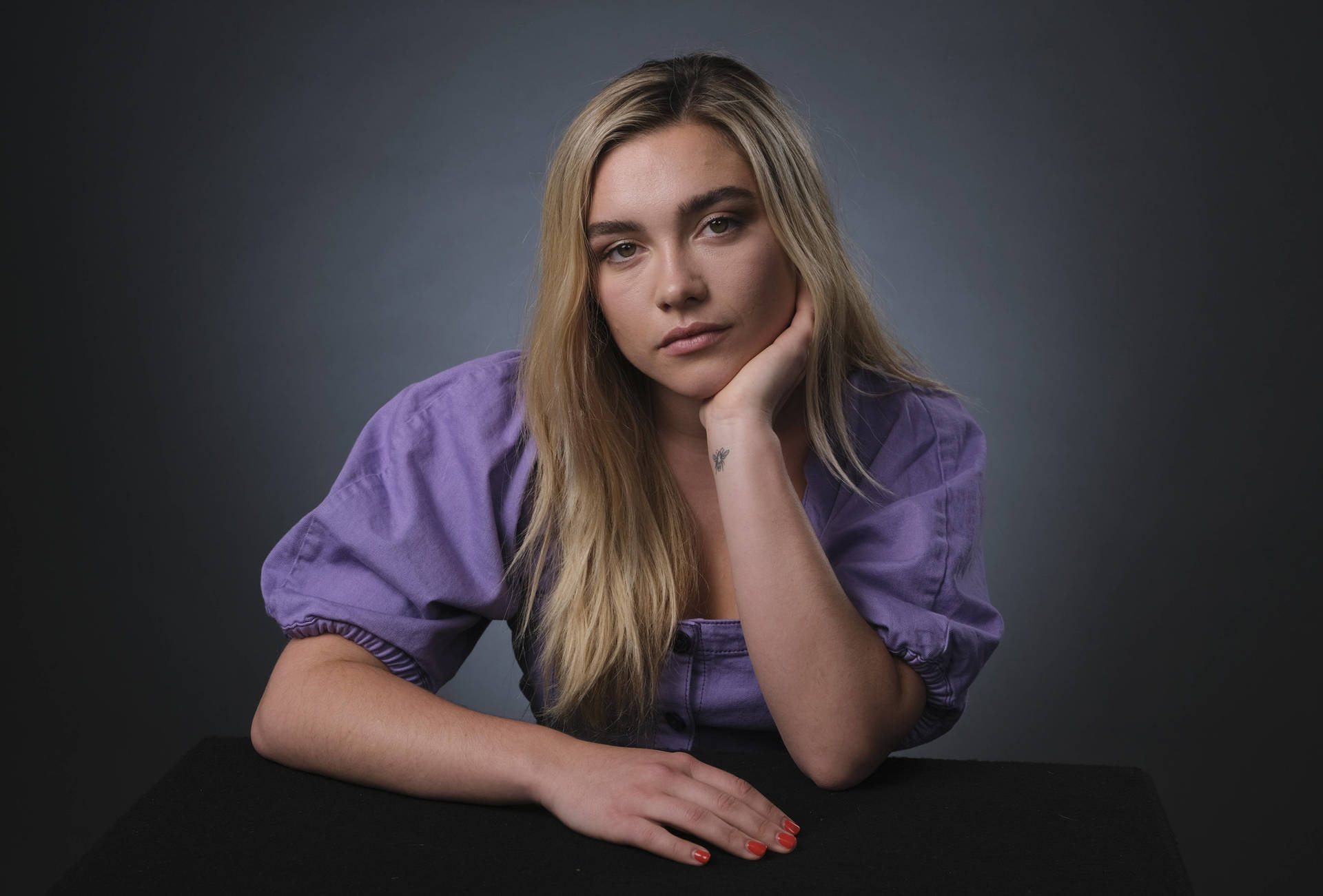 Florence Pugh L.a. Photoshoot Background