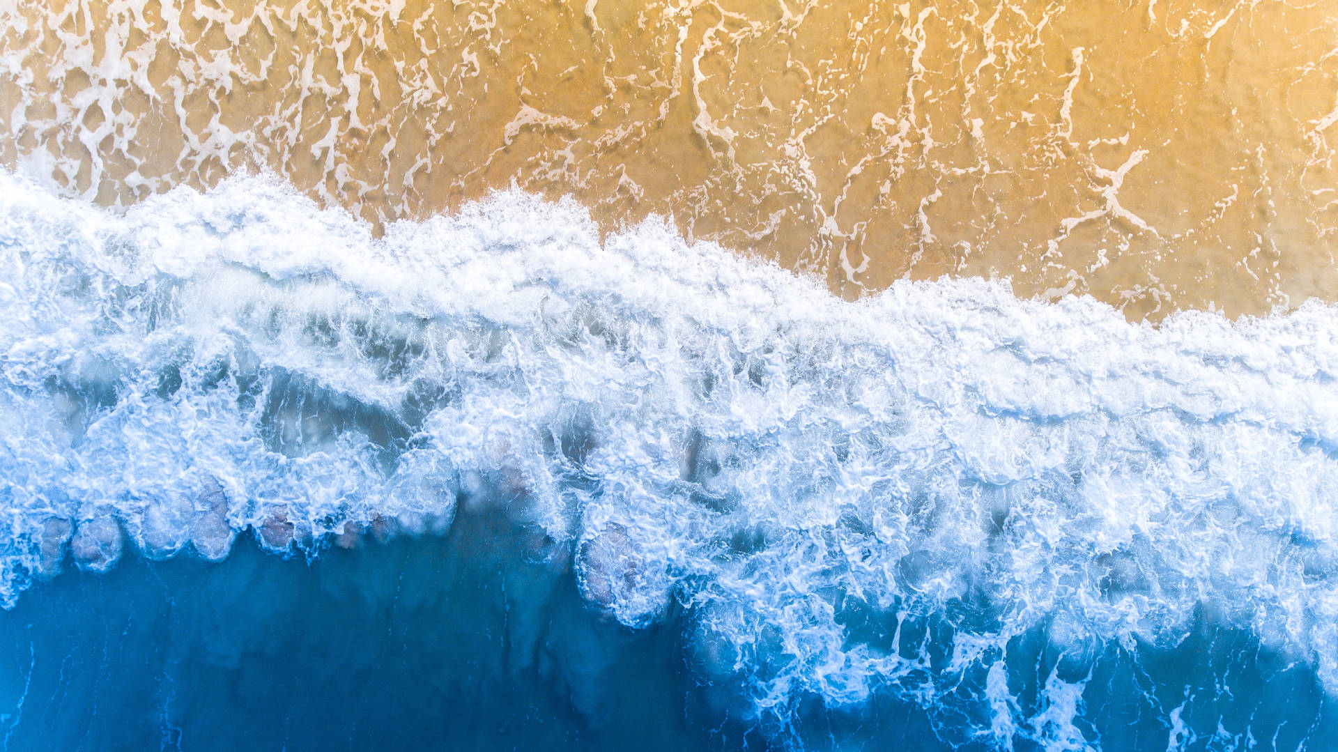 Florida Beach Crashing Ocean Waves Background