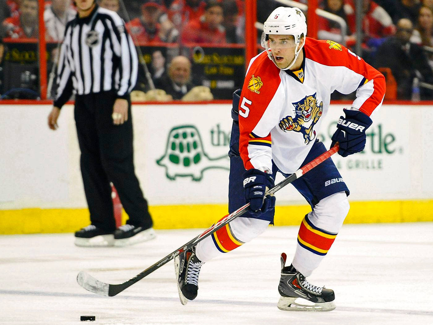 Florida Panthers Captain And Defenseman Aaron Ekblad Against Capitals Background