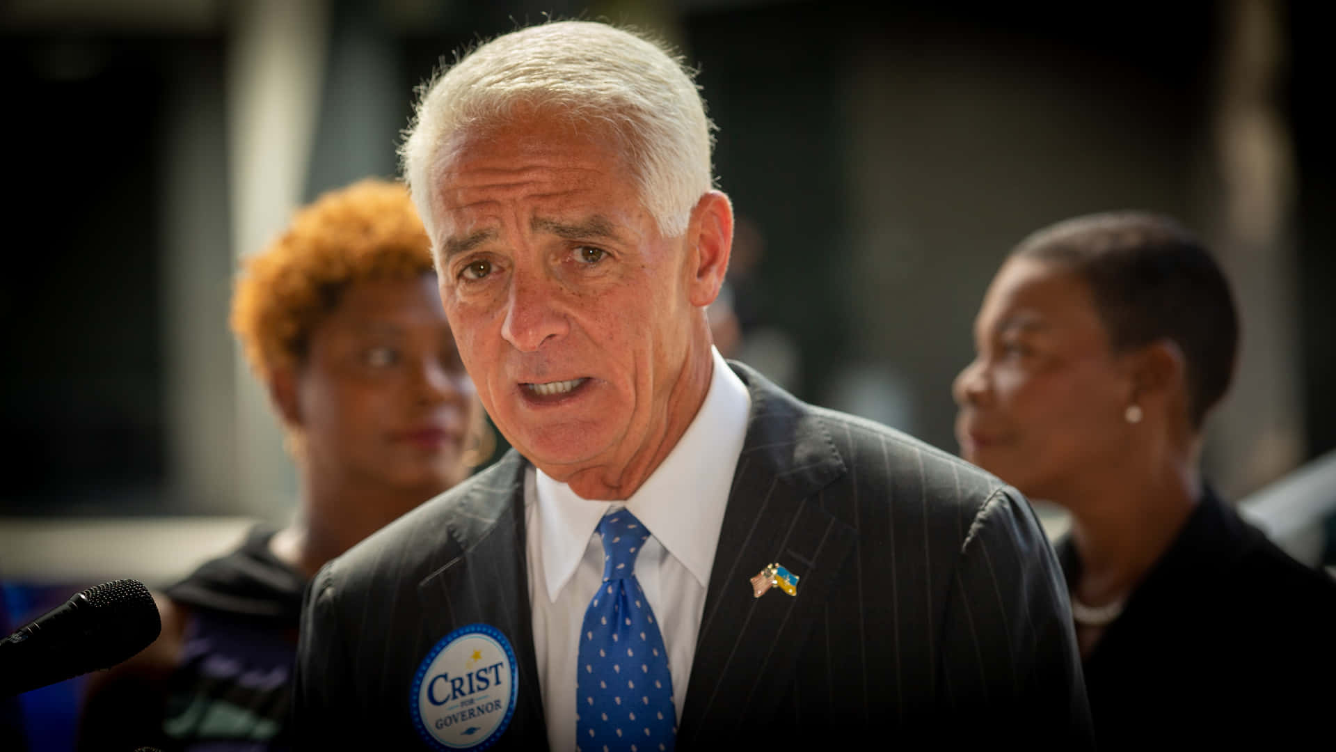 Florida's Charlie Crist Delivering A Passionate Speech Background