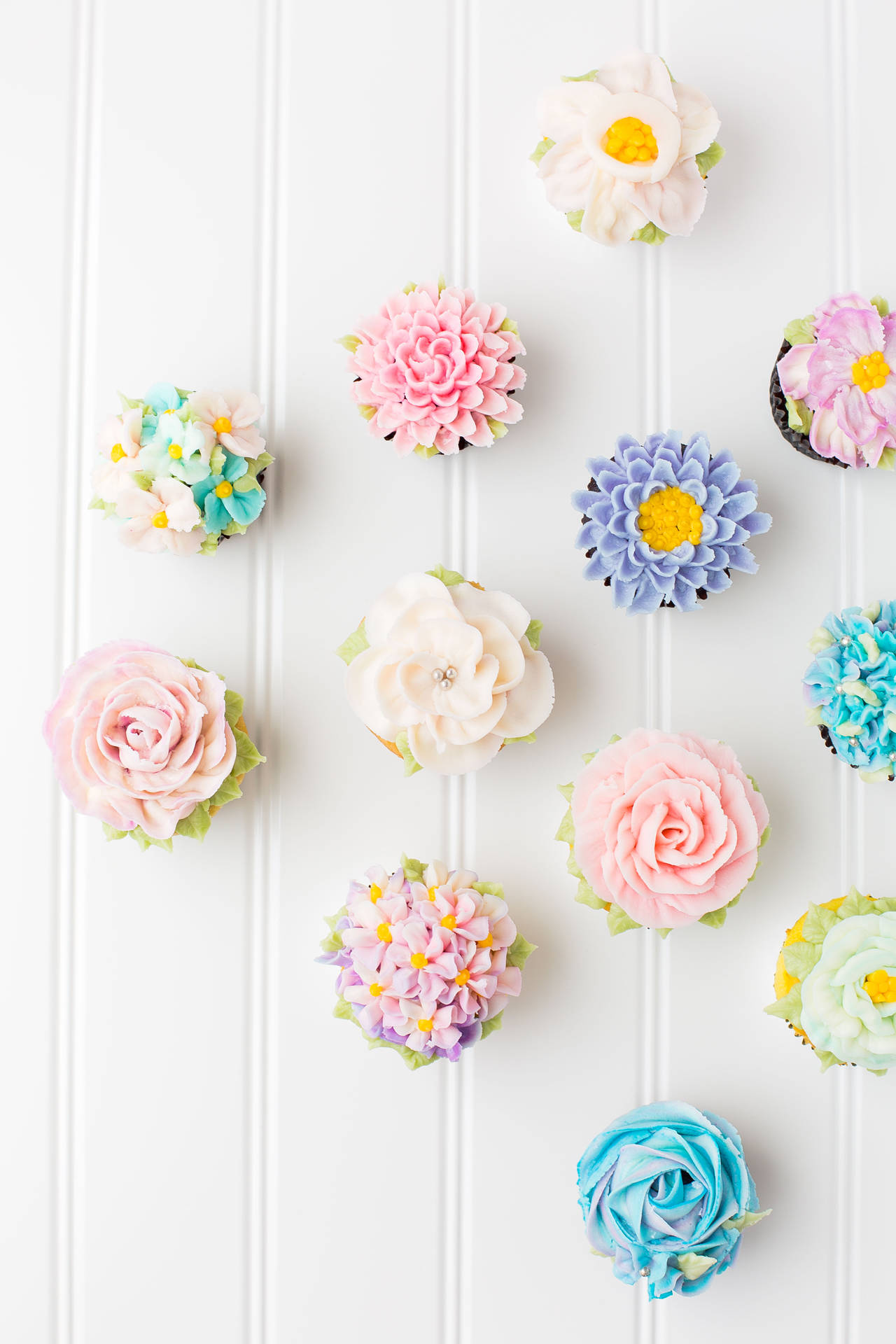 Flower Icing Cupcakes Background