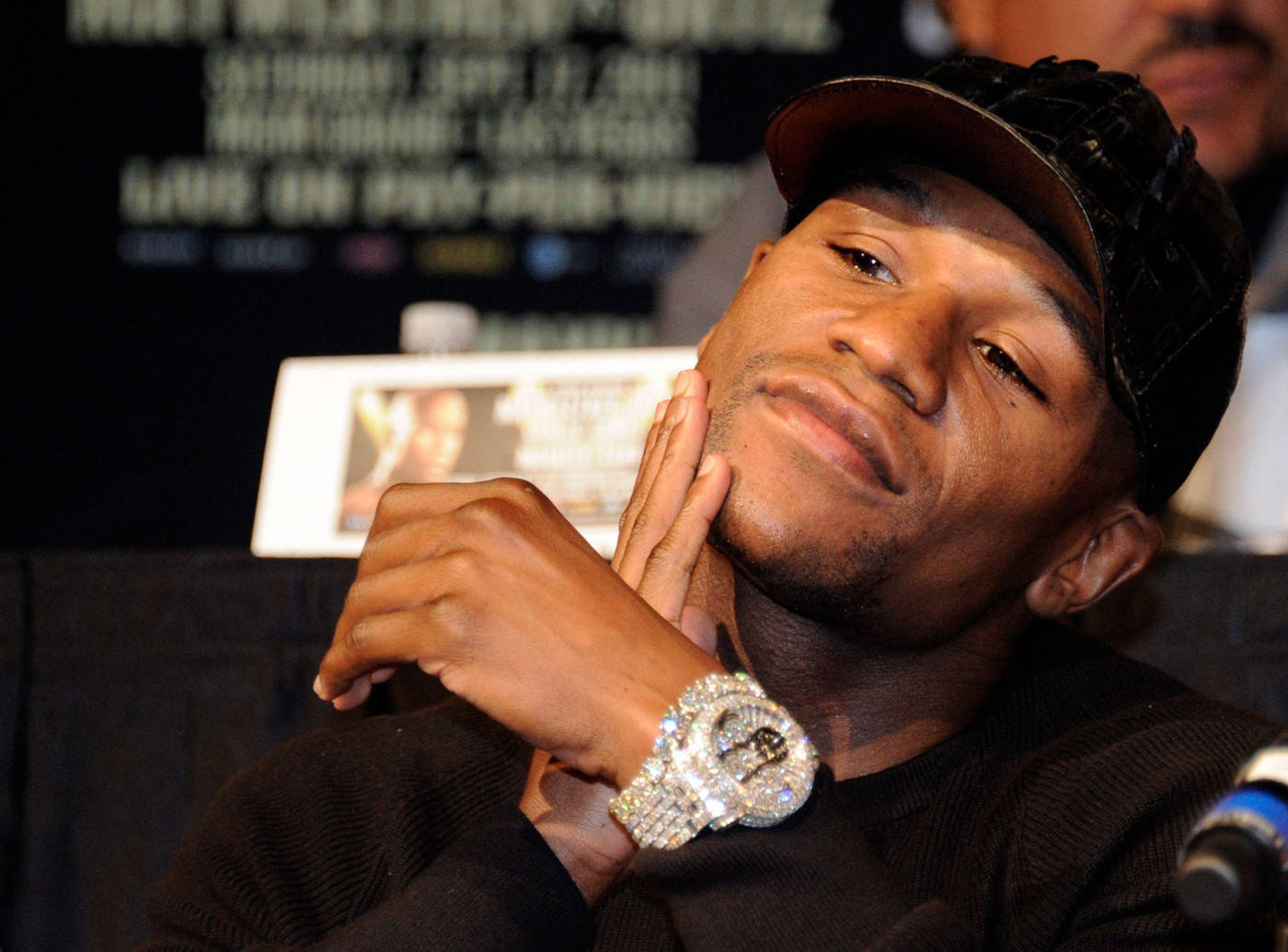 Floyd Mayweather Wearing Jewel-encrusted Watch Background