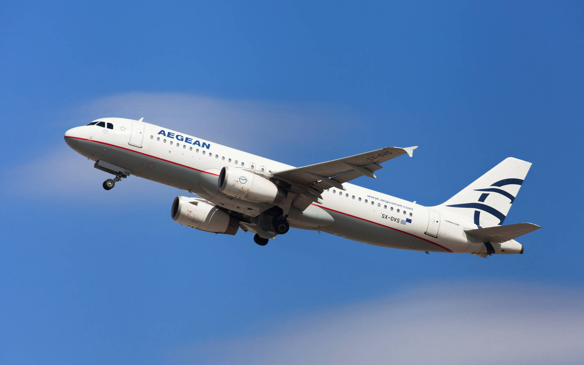 Flying Aegean Airlines Flag Carrier Airbus A320-232 Plane