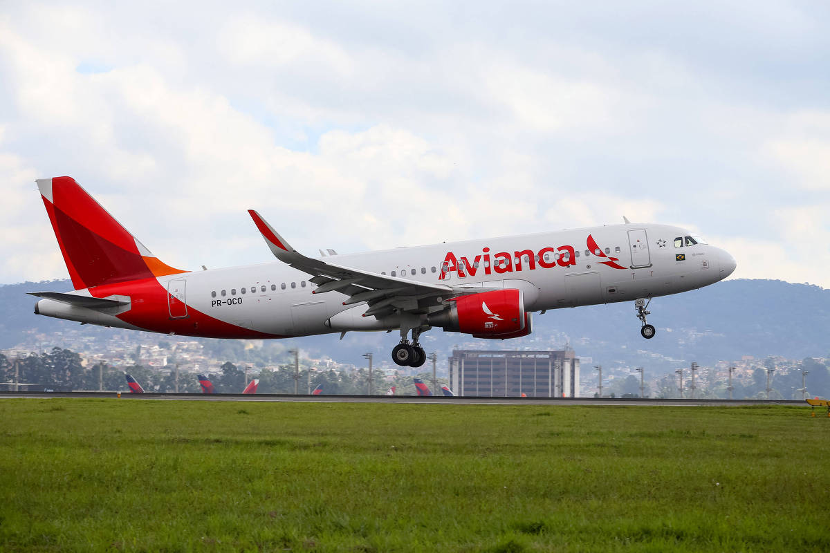 Flying Avianca Airbus A320 Aircraft During Take Off Background