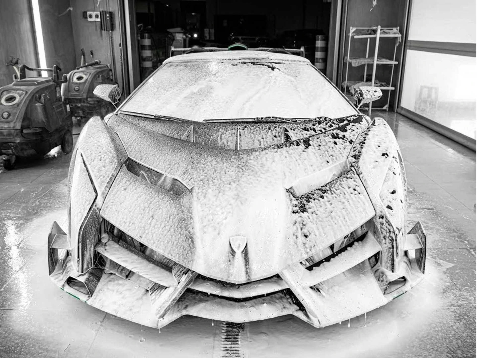Foamy Car Wash For Lamborghini Background