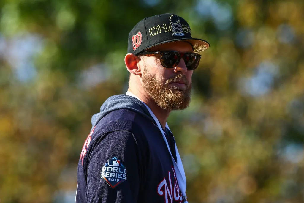 Focused Shot Stephen Strasburg Wearing Sunglass Background