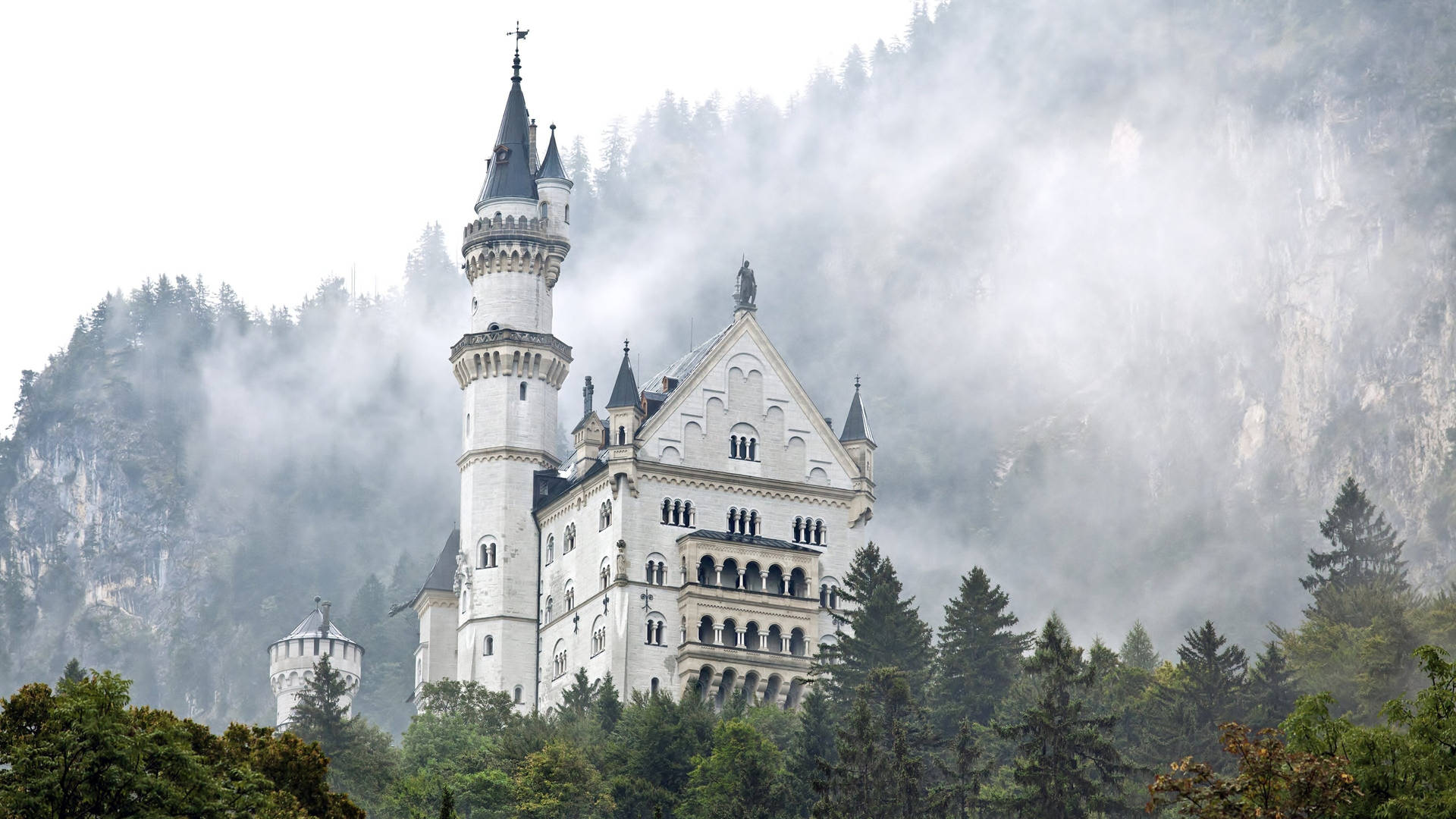 Fog Around Neuschwanstein Castle Background