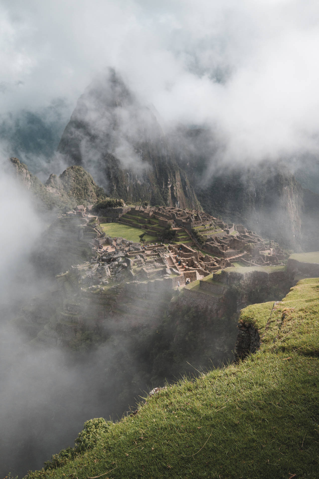 Foggy Machu Picchu Cusco Peru Background