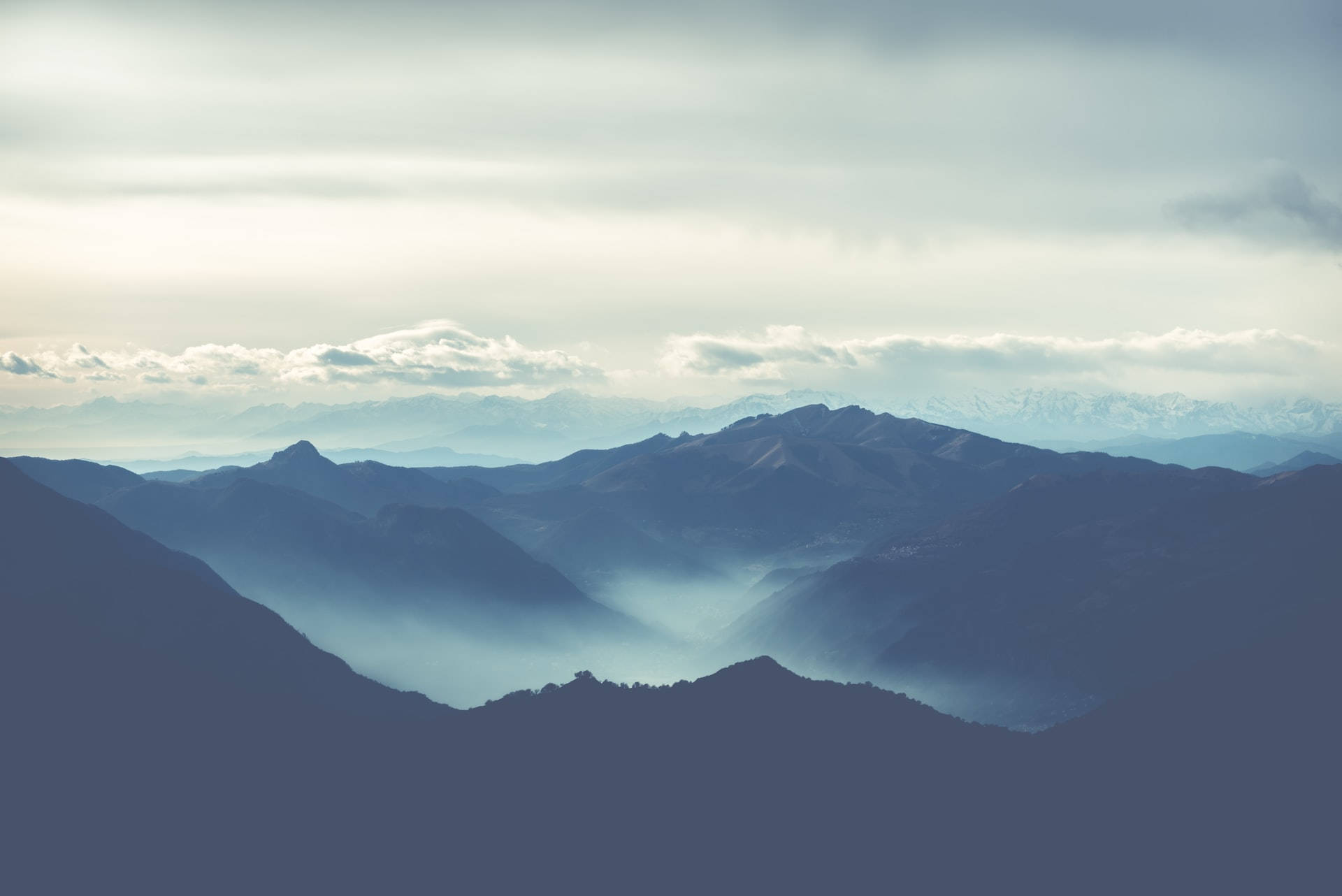 Foggy Mountain Macbook Background