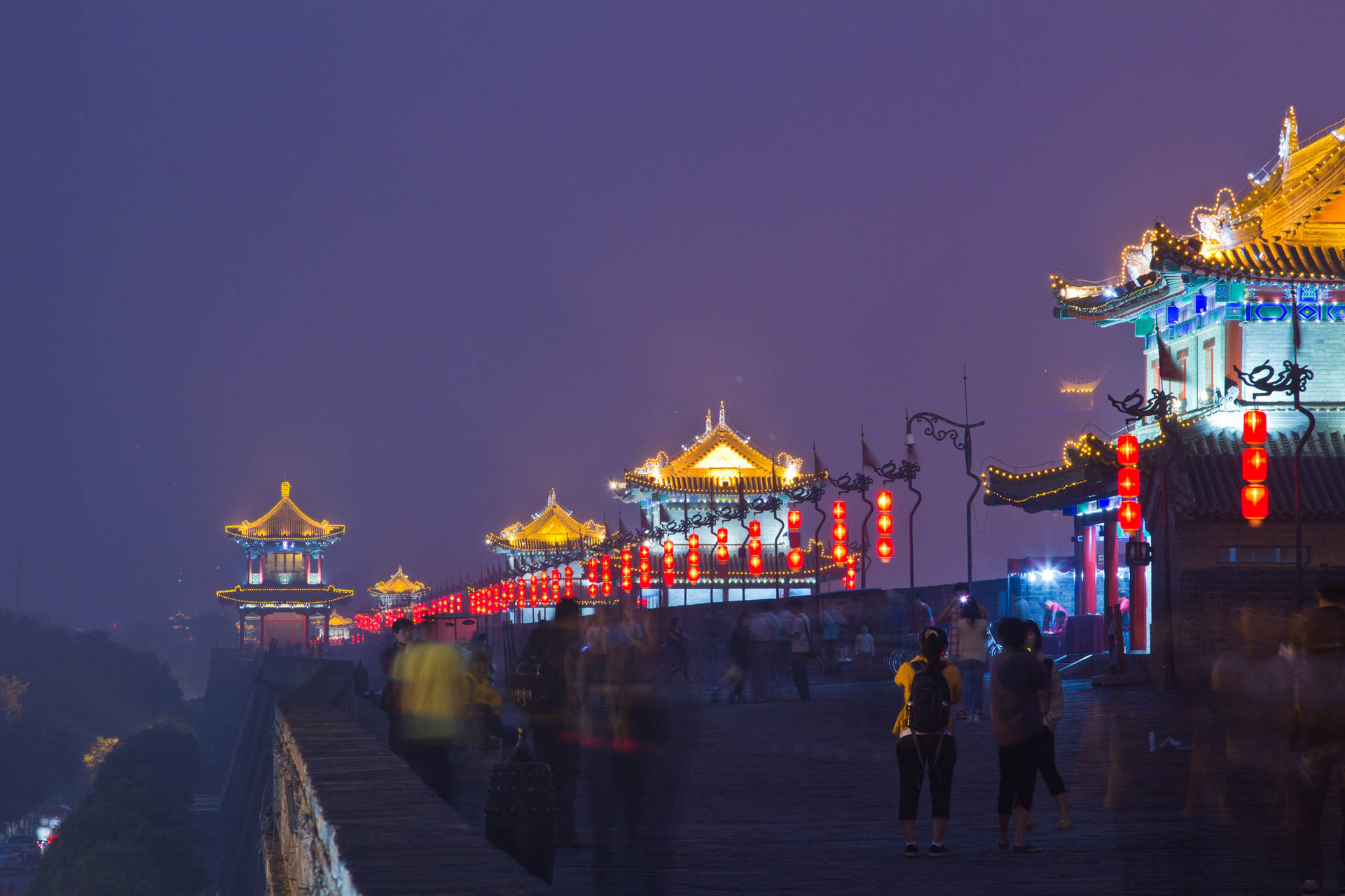 Foggy Night In Xian Wall Background