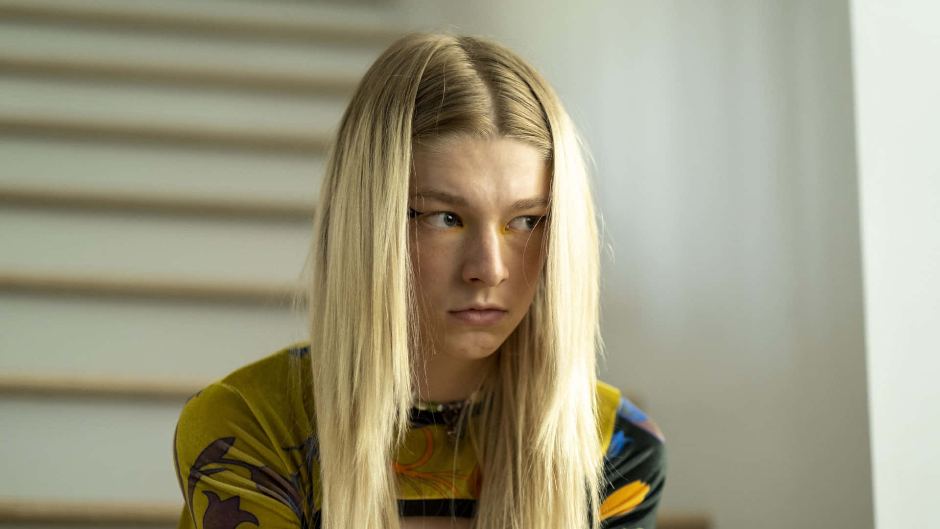Follow The Story Of Rue, Jules, And The Rest Of The Crew In Euphoria’s Explosive Season 2 Background