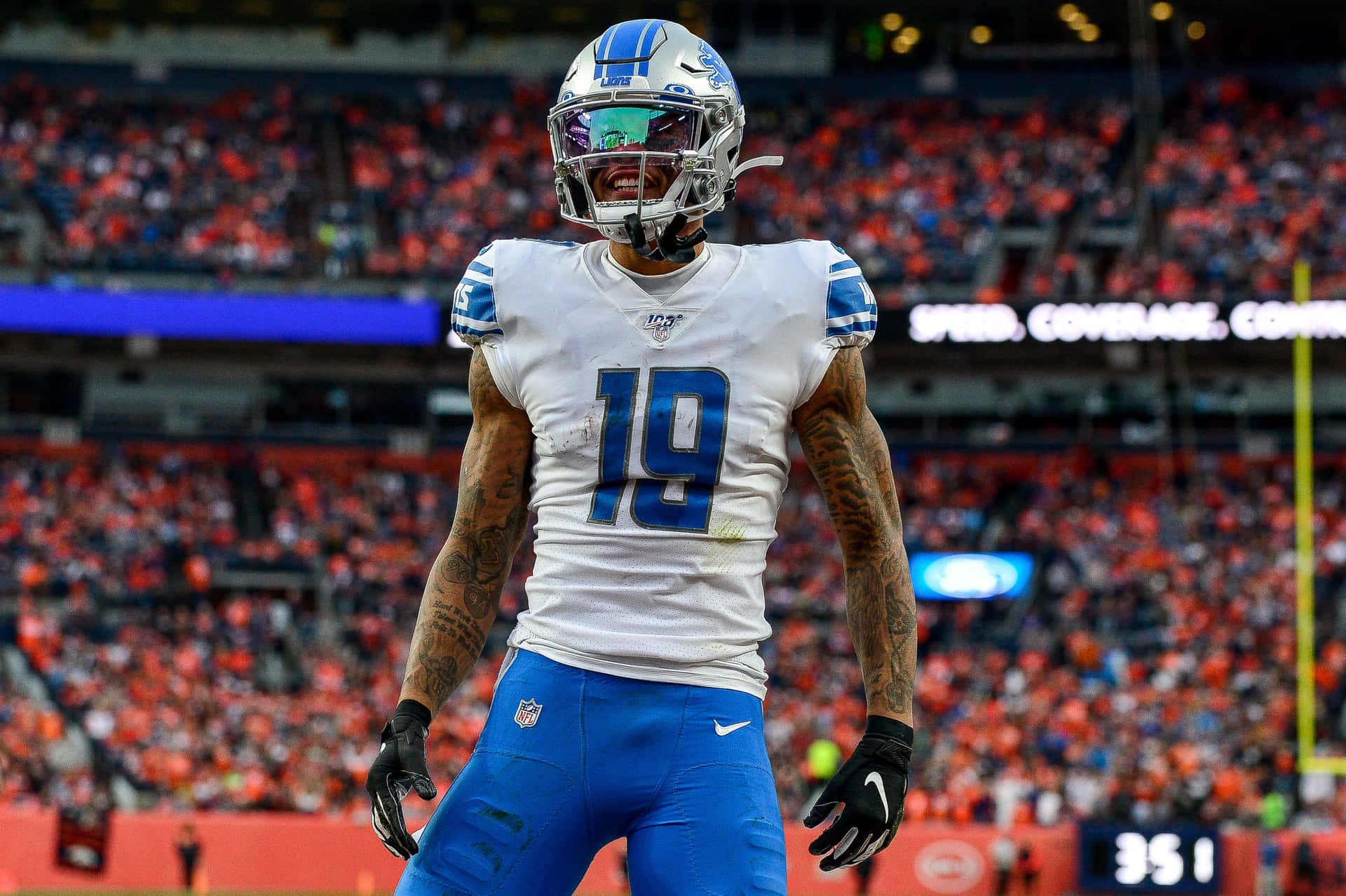 Football Game Player Kenny Golladay Background