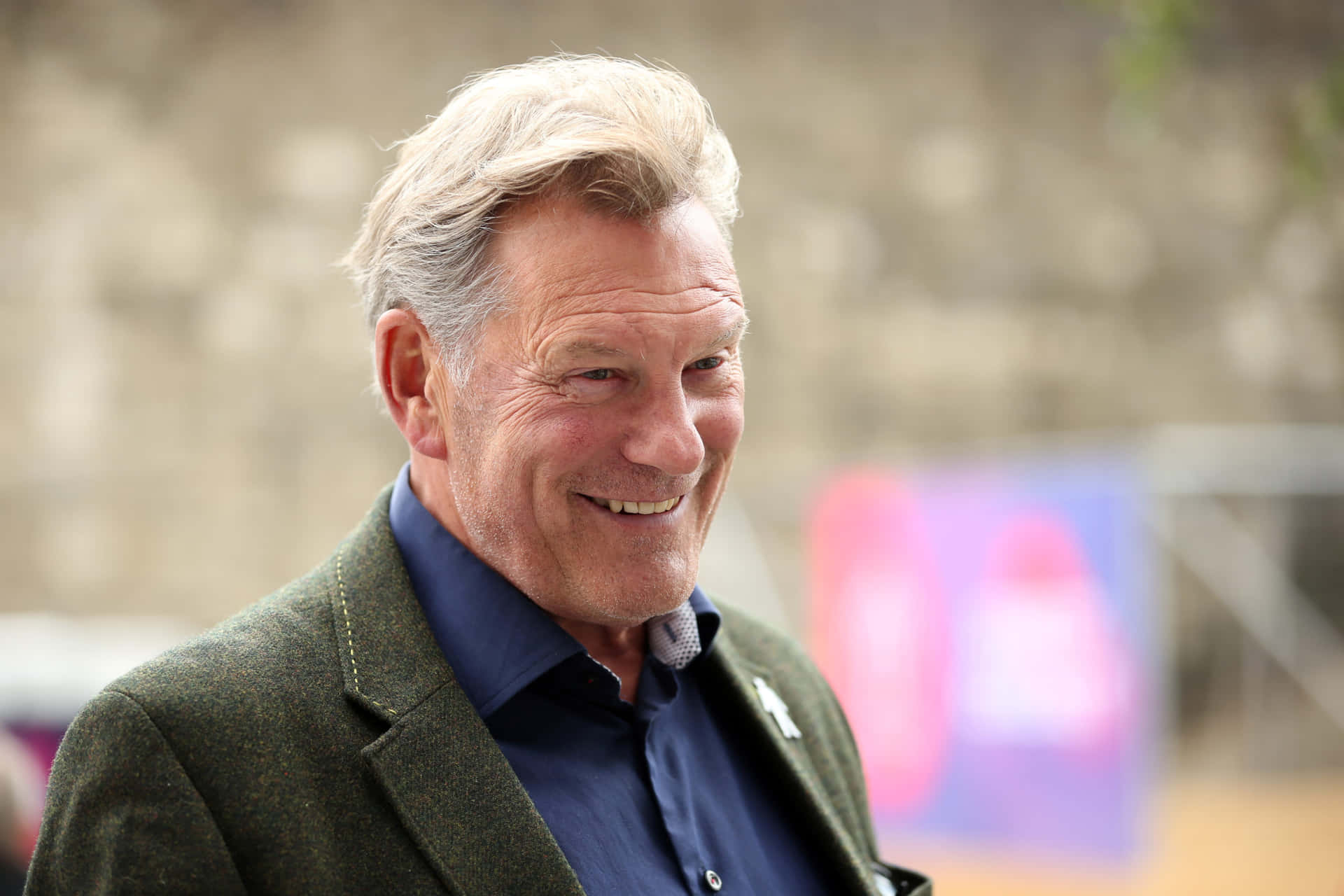 Football Glenn Hoddle Itv Commentator Background