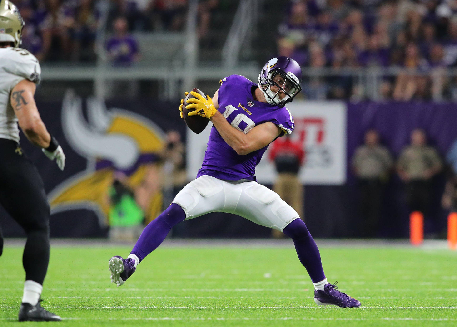 Football Player Adam Thielen Background