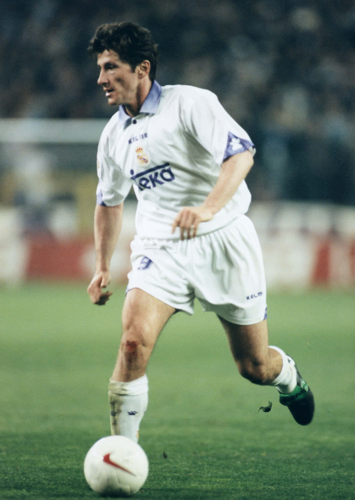 Football Player Davor Suker Young Background