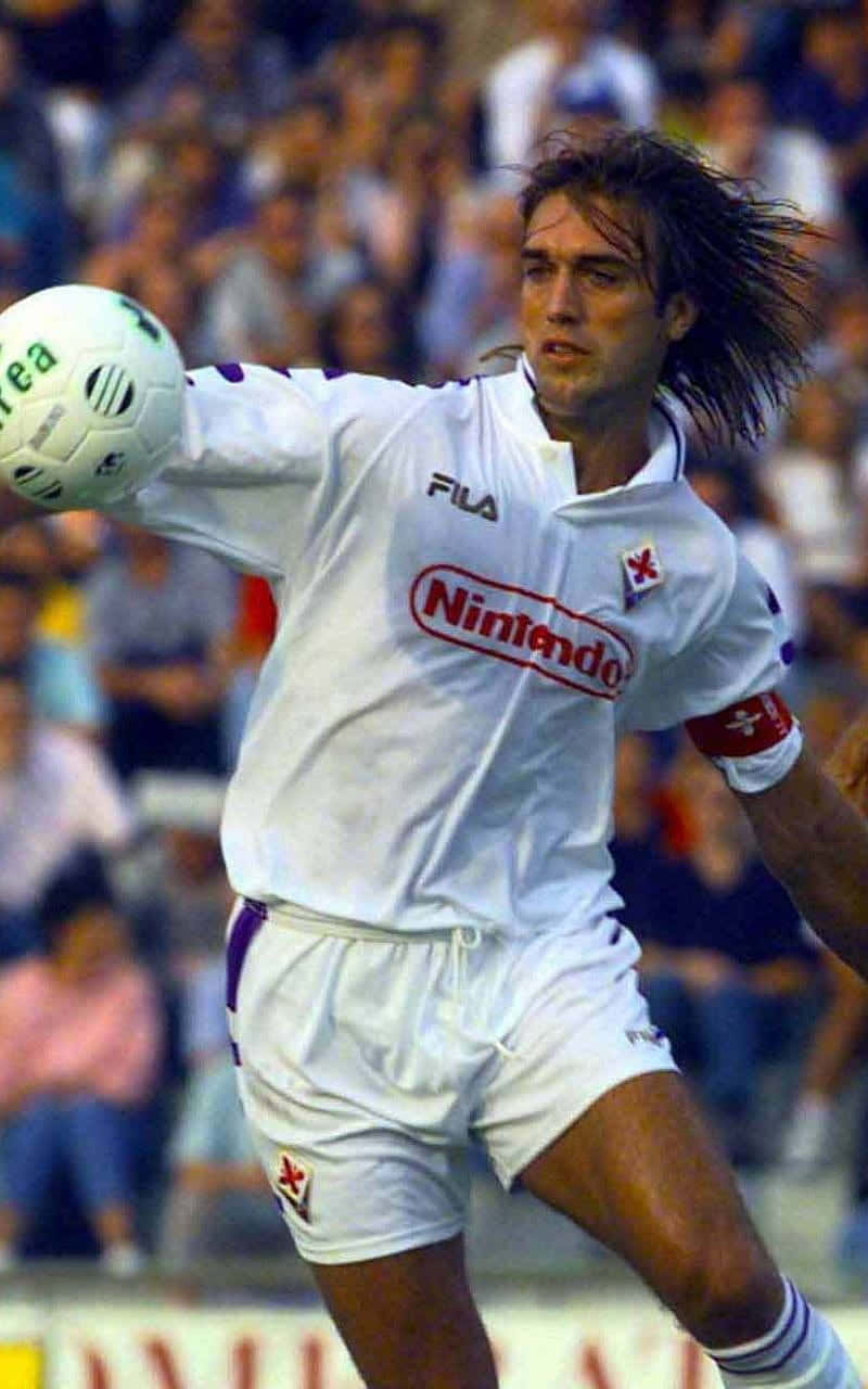 Football Player Gabriel Batistuta Fiorentina Background