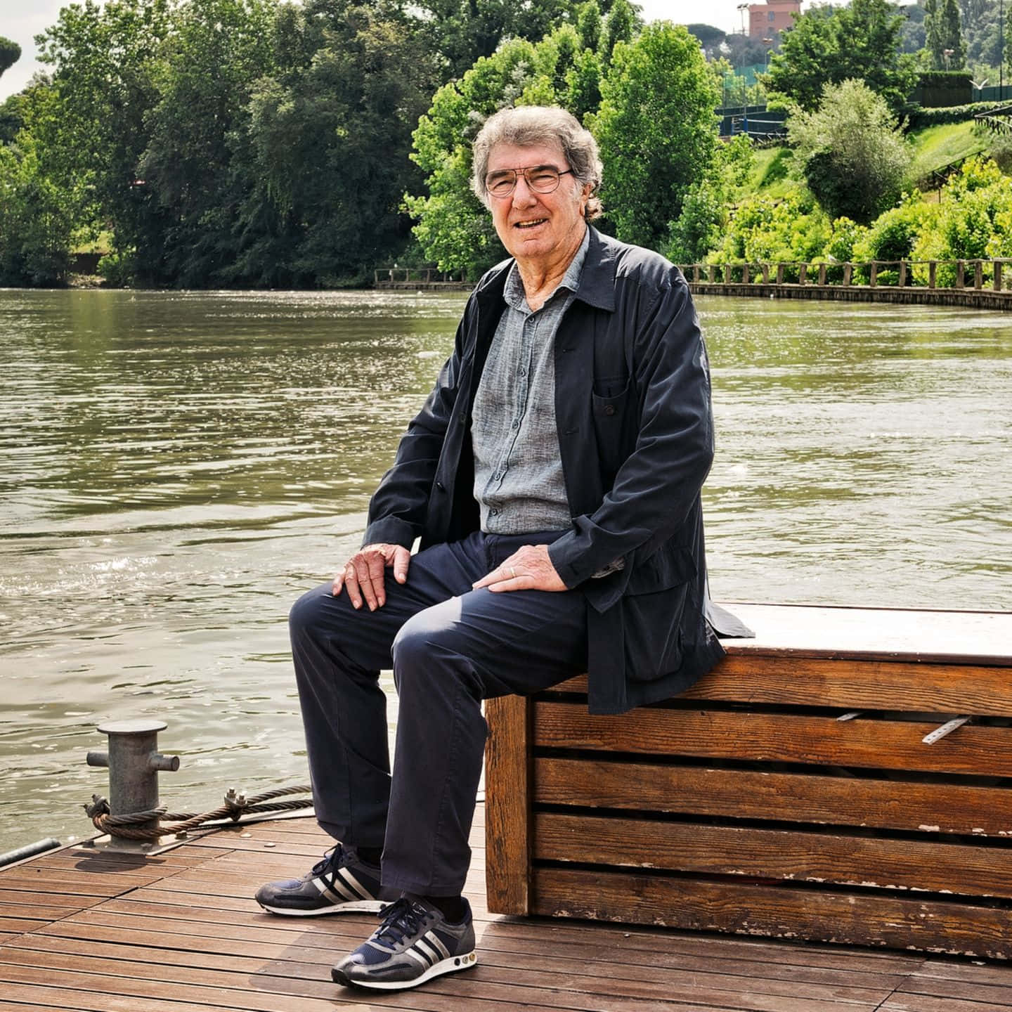 Football Star Athlete Dino Zoff Background