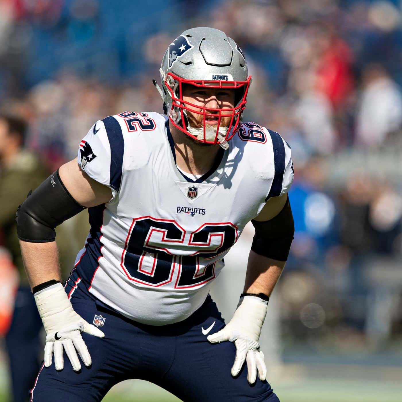 Football Star Joe Thuney Background