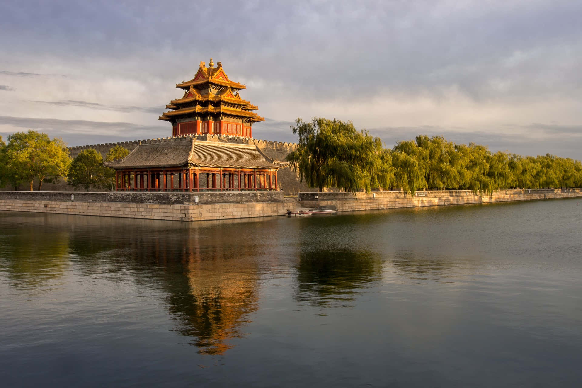 Forbidden_ City_ Corner_ Tower_ Reflection Background