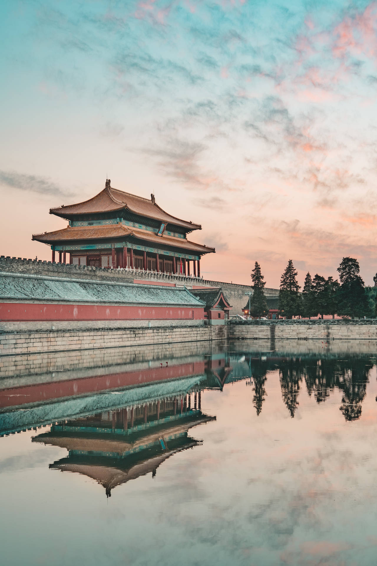 Forbidden City Palace Reflection Phone Background