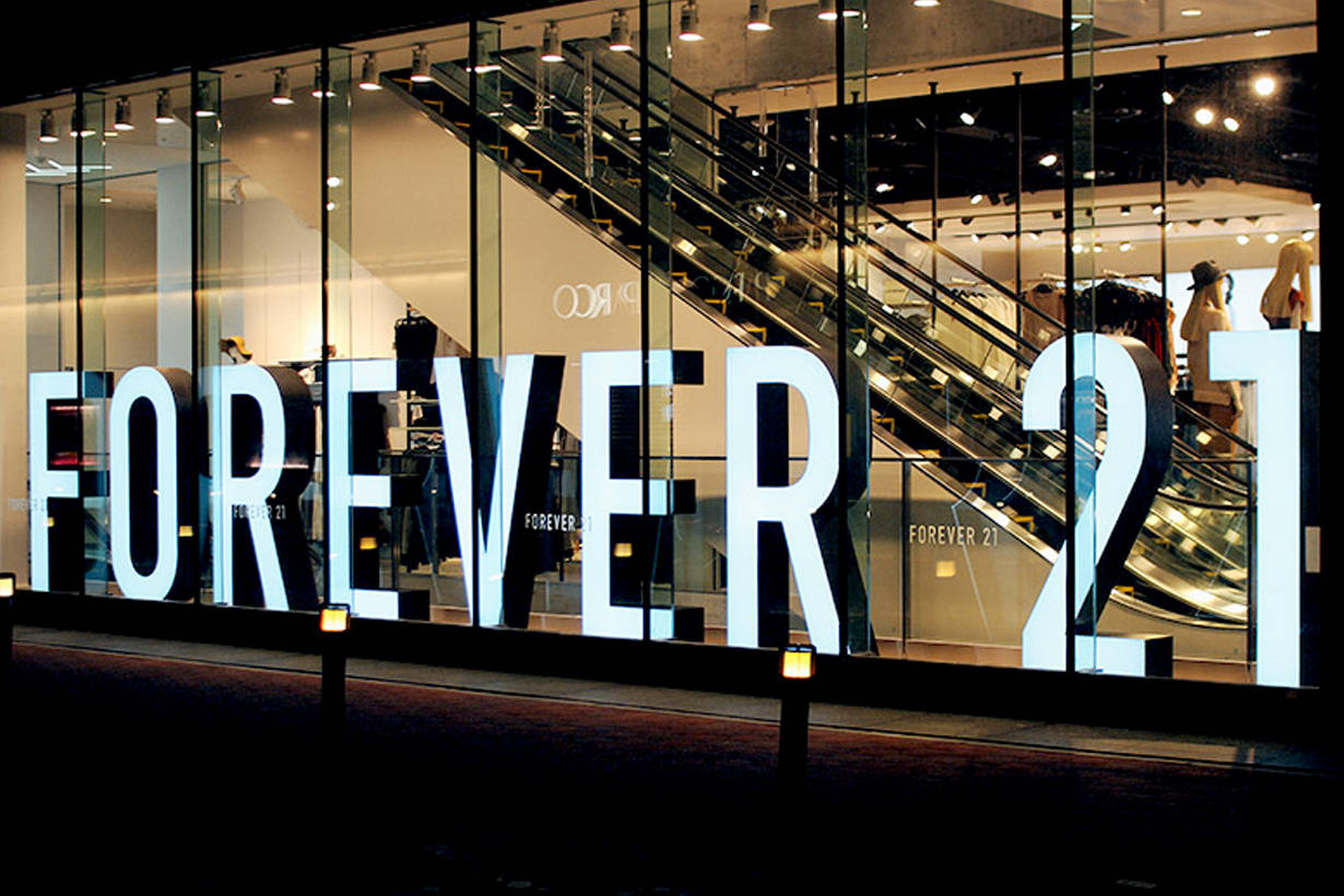 Forever 21 Fashion Clothing Brand Background