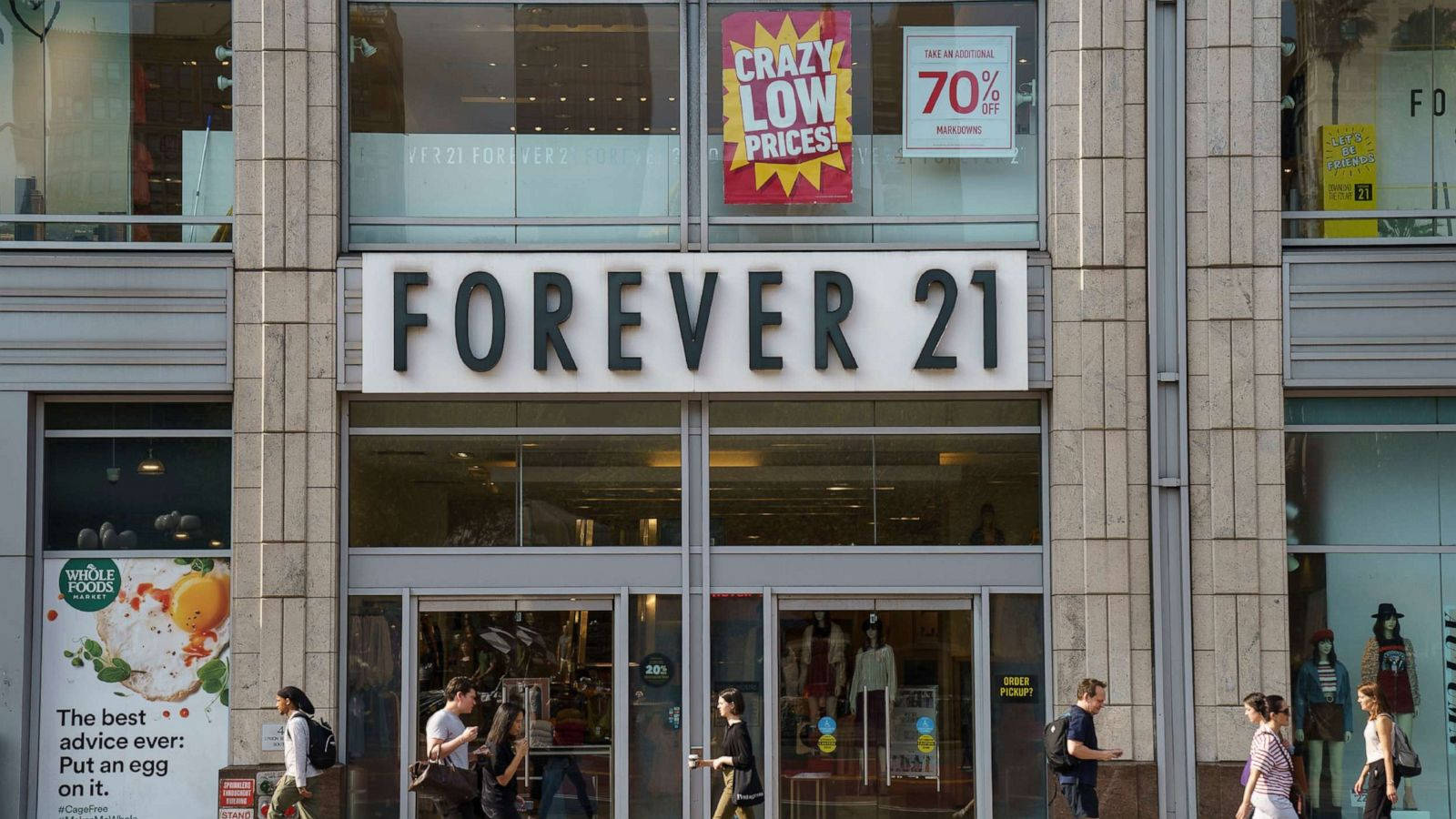 Forever 21 Fashion Retailer Boutique