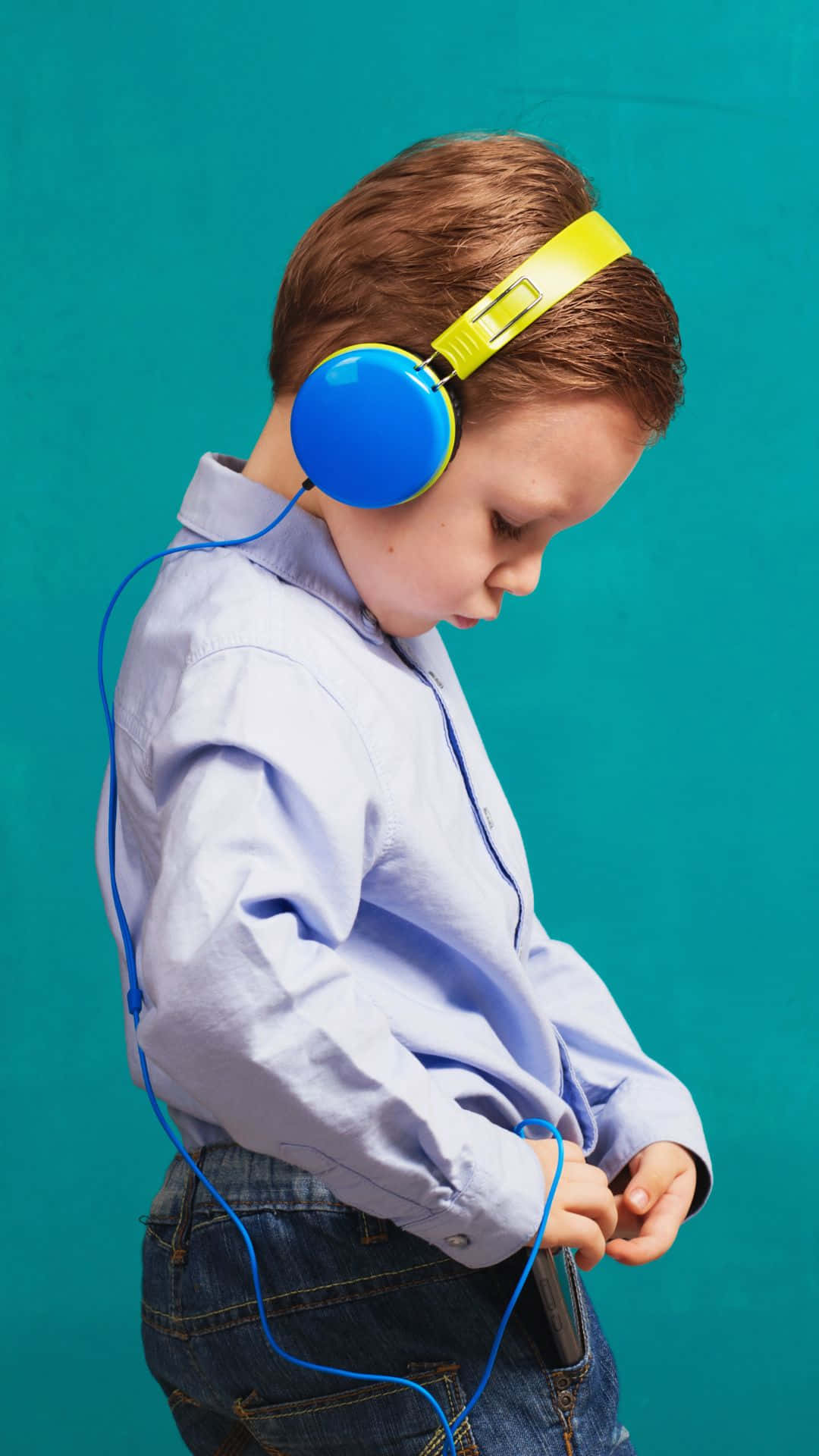 Formal Stylish Boy With Headphones Background