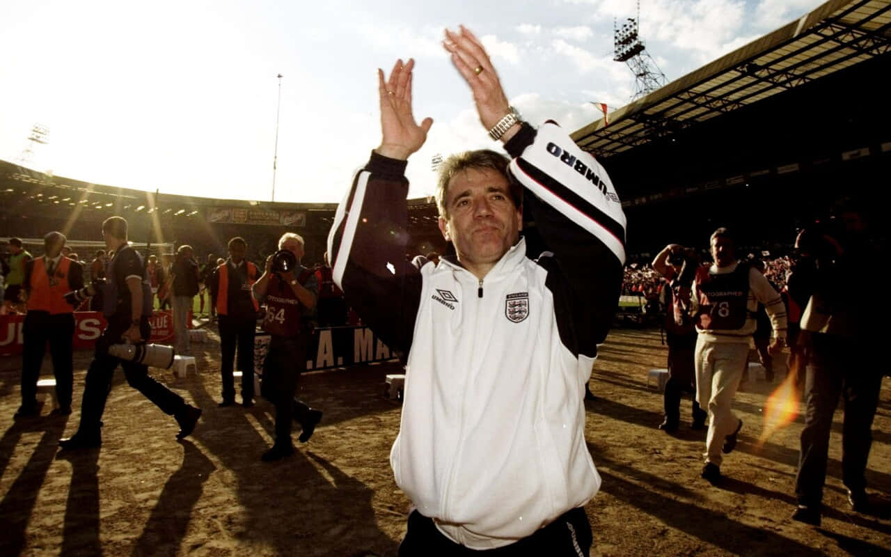 Former Football Player Kevin Keegan Clapping Background