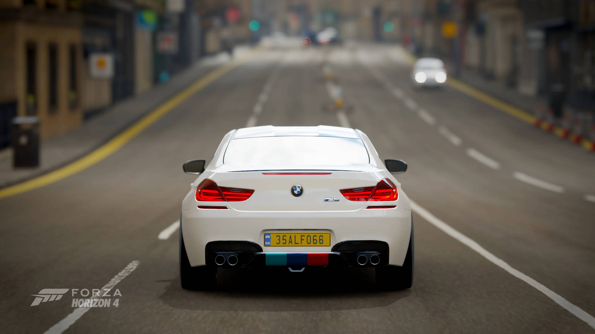 Forza 4 Shows A White Bmw Background