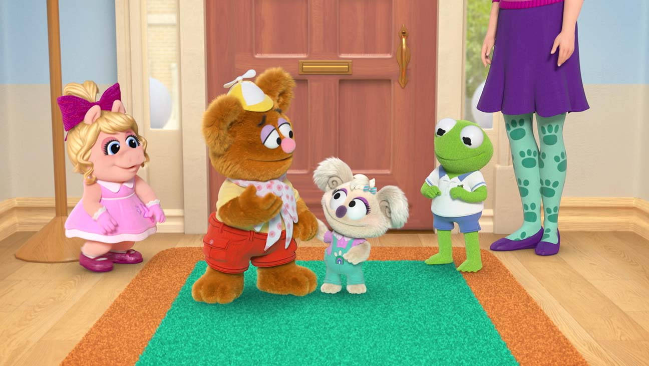 Fozzie Bear With His Sister In Disney Muppet Babies Background
