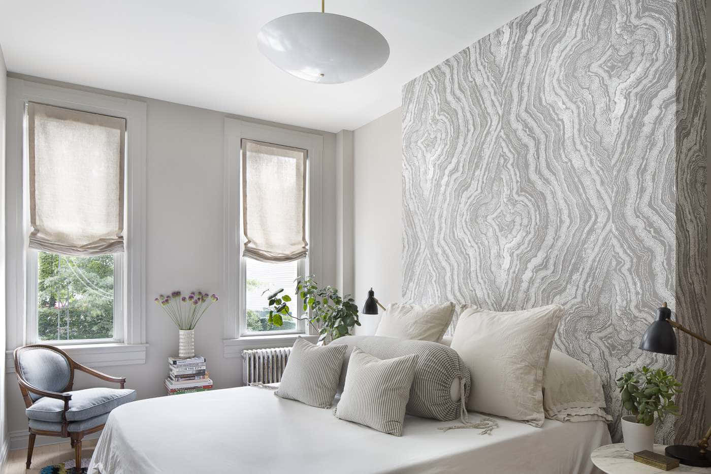 Frameless Bed Bold Wall