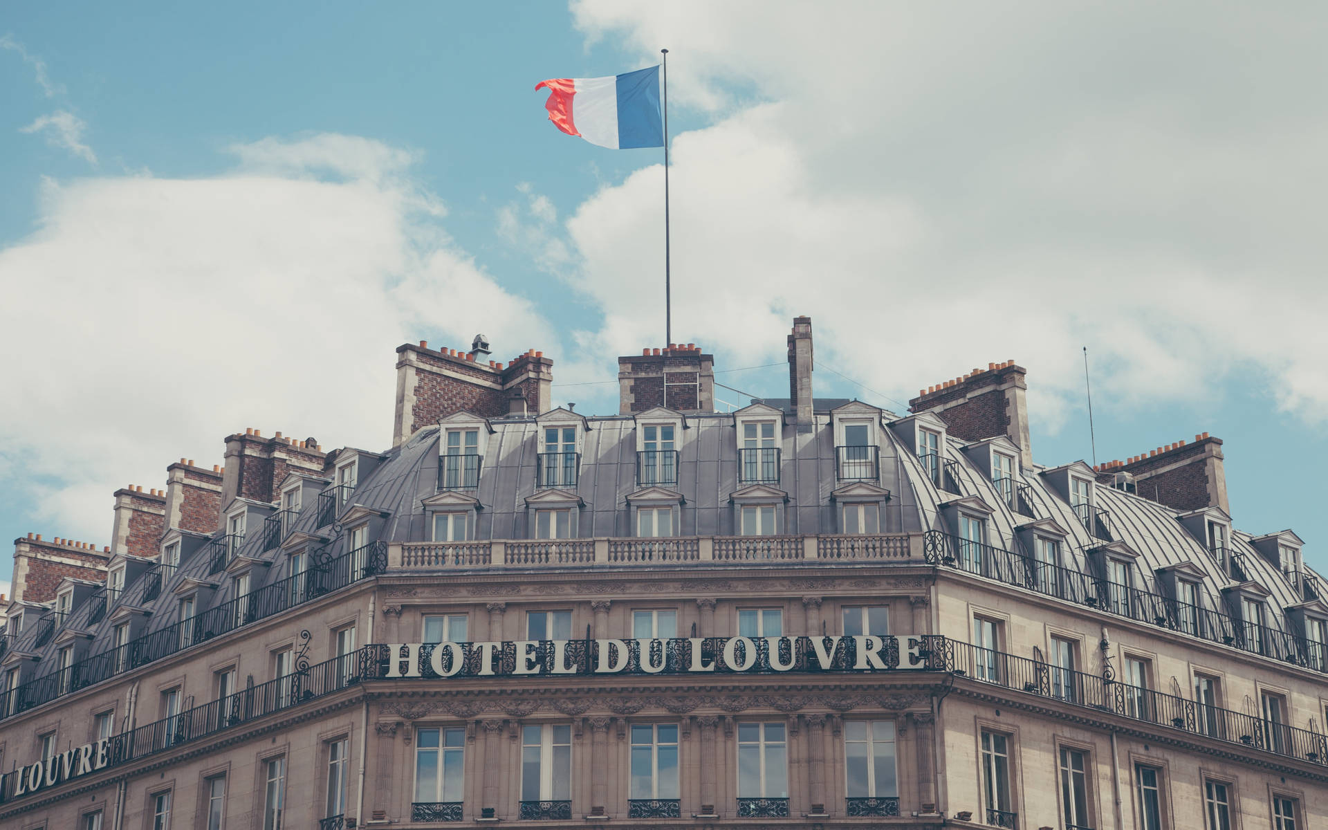 France Flag Hotel Du Louvre Background