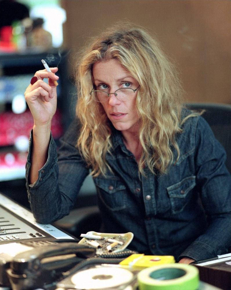 Frances Mcdormand As Jane In Laurel Canyon Background