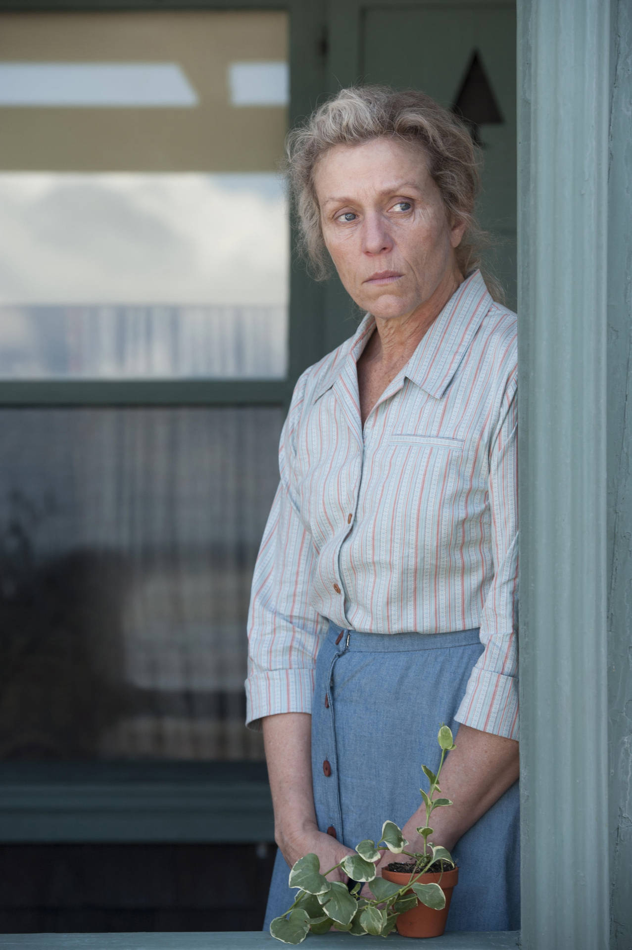 Frances Mcdormand As Olive Kitteridge In 2014 Hbo Drama Background