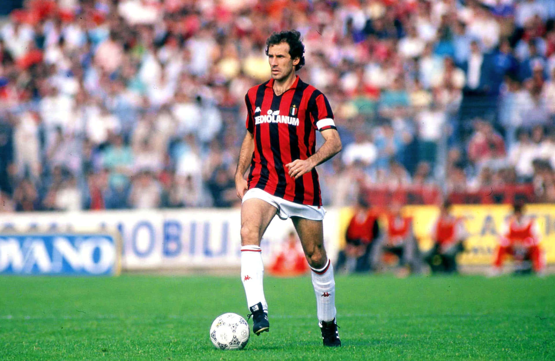 Franco Baresi Ac Milan Team Captain Background