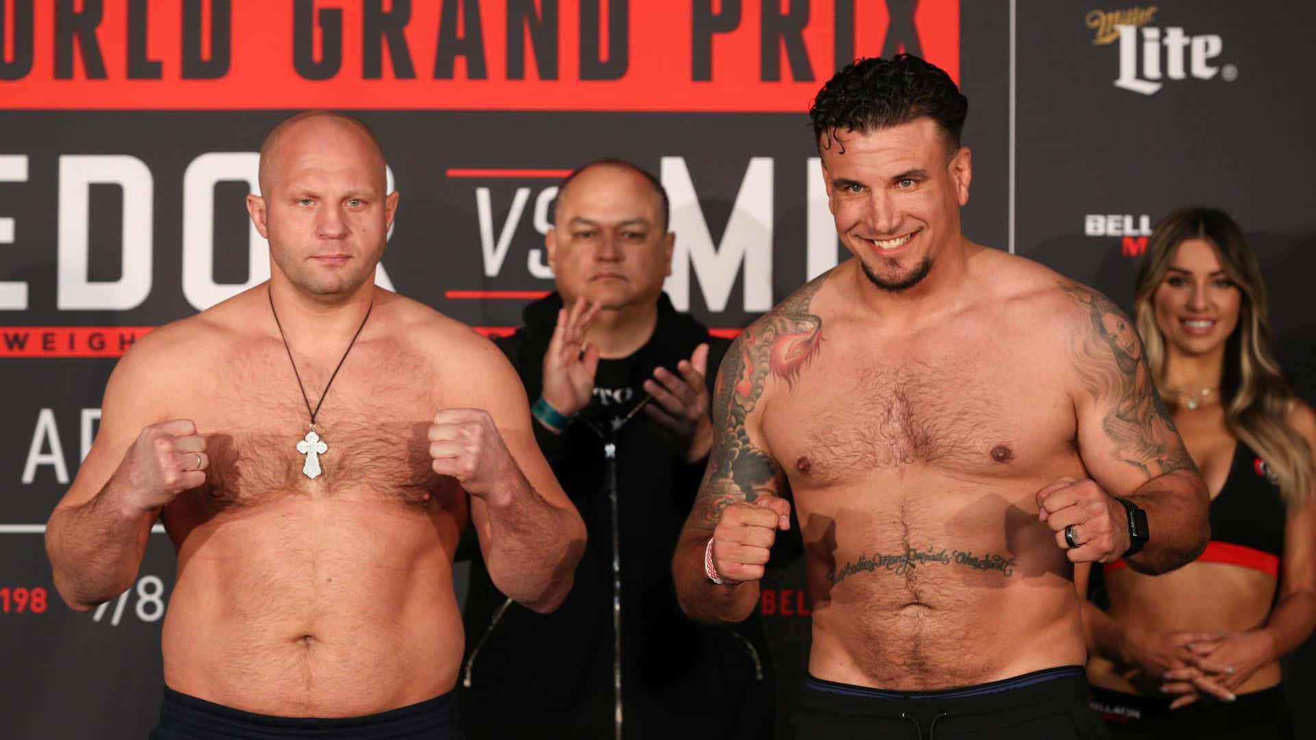 Frank Mir In A Fierce Mma Competition At Bellator 198 Background